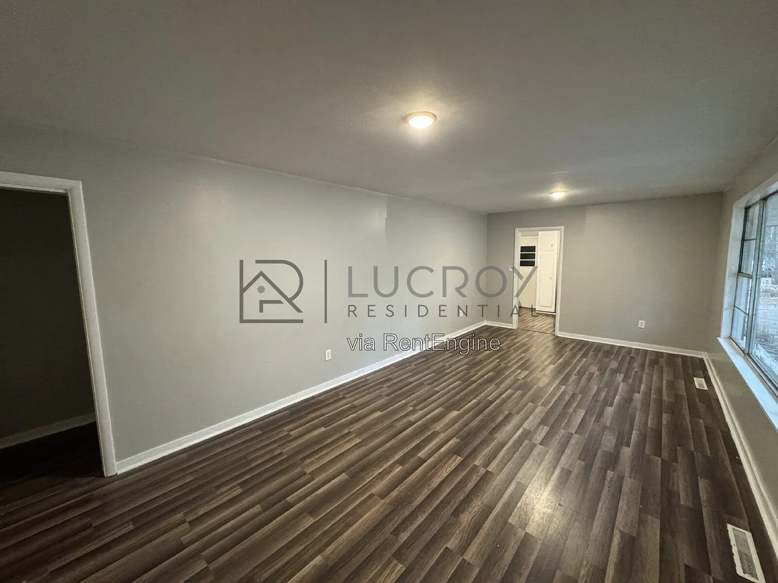 3 bed, 2.0 bath, 1872 sqft, $1,250 — Photo 2