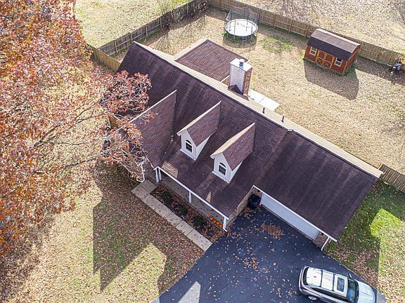 2nd image of 83 Margaret Pl