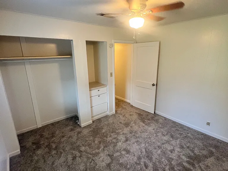 112 Rose Ave — Photo 9