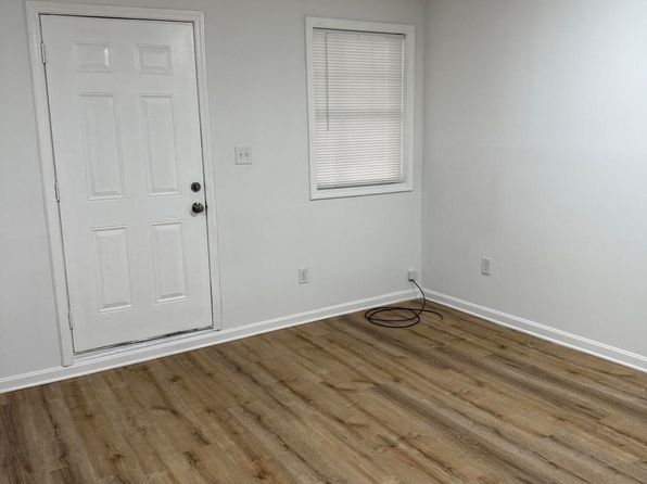 louisville-kentucky-73472682 picture