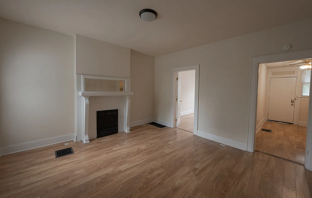 Building Photo - 164-170 E 9th Ave #168