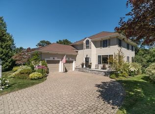 7 Fox Run Ln, Marblehead, MA 01945