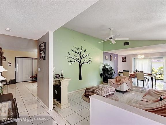 5th image of 3951 NW 114th Ave