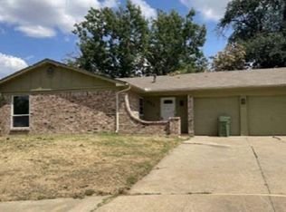 905 Kristin Ct, Arlington, TX 76012