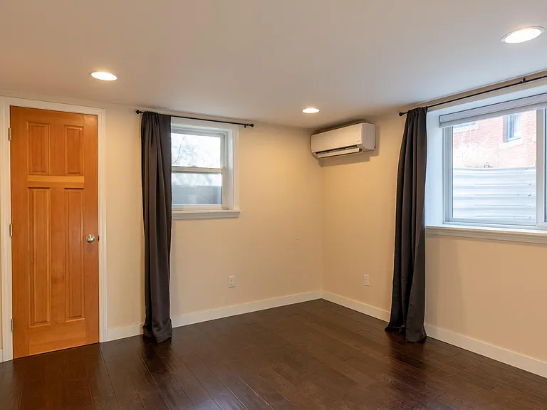 1300 W Franklin St #50 — Photo 13