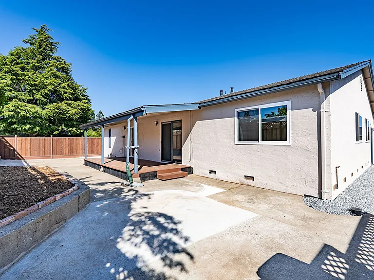 1525 Jasmine Way — Photo 26