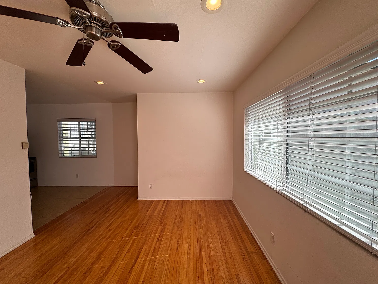 Studio, 400 sqft, $1,995 — Photo 3