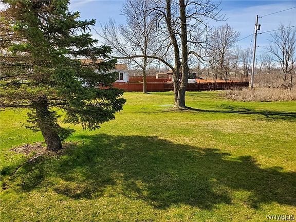2nd image of 150 Gregory Pl