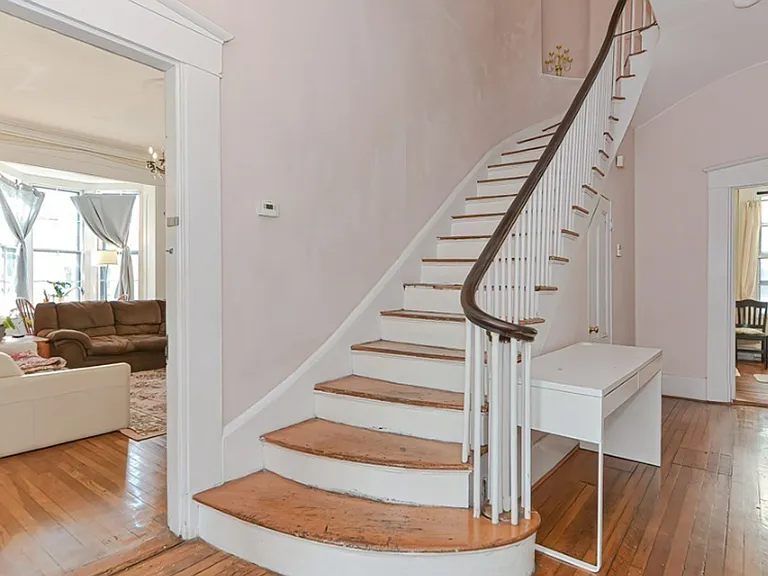 139 Hillside St #1A — Photo 4