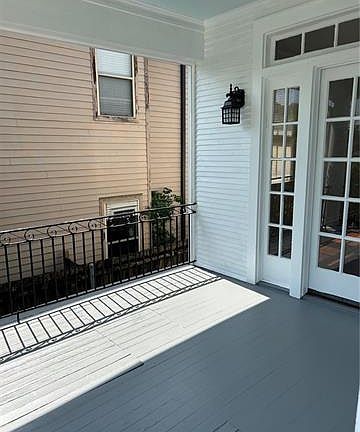 4th image of 3806 Johnson St