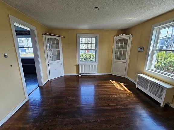 5th image of 4 Stewart Ave
