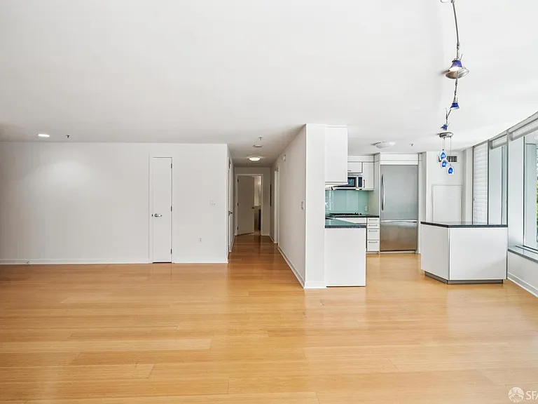 301 Main St #3E — Photo 9