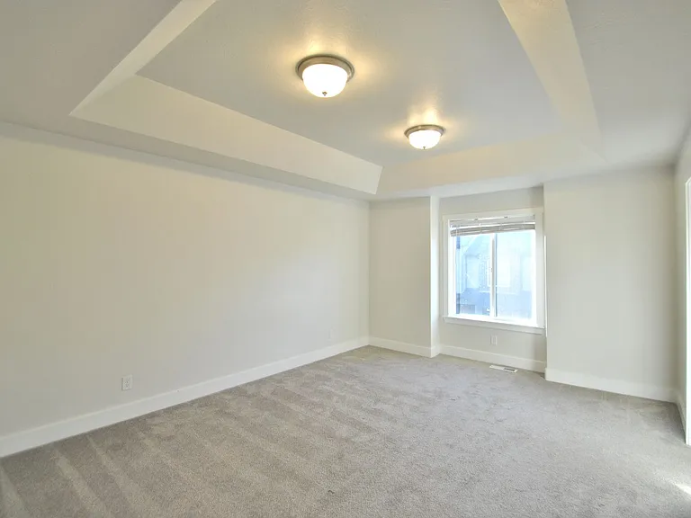2049 N 380 E — Photo 7