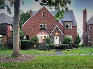 10007 Garfield Dr, Garfield Heights, OH 44125