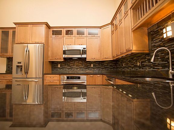 3rd image of 4313 Comanche Dr
