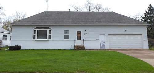 27 10th Street, Windom, MN 56101
