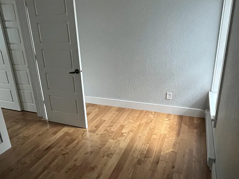 280 W 17th St #25 — Photo 7