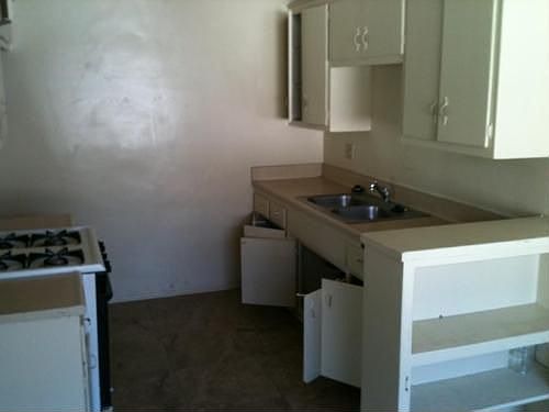 3rd image of 749 Wedgewood Ave APT D