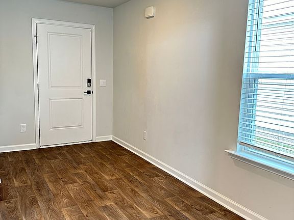 3rd image of 319 Coral Sunset Way