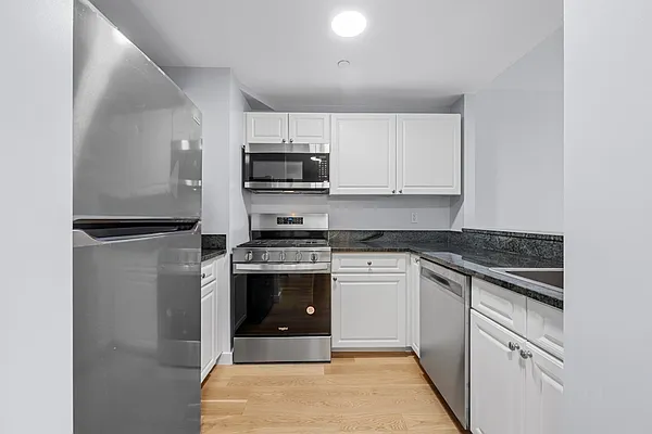 Rented by Lisa Management | media 54