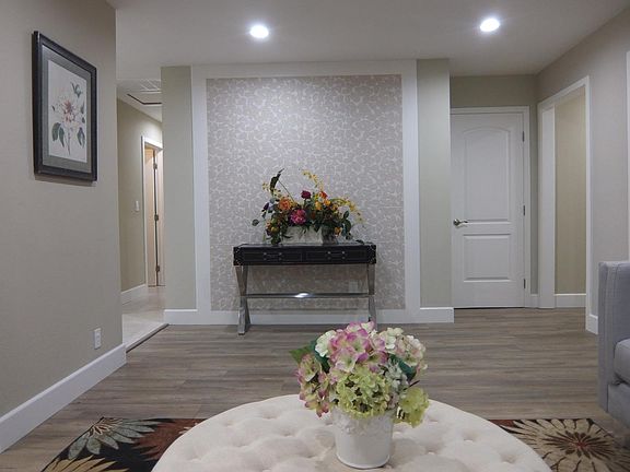 5th image of 633 Blom Dr