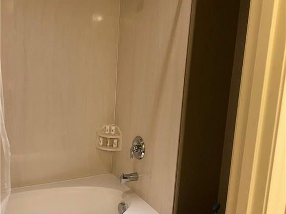 4th image of 32 E Serene Ave Unit 115