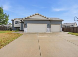 1316 W Creekside Dr, Brandon, SD 57005