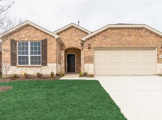 909 Memorial Dr, Aubrey, TX 76227