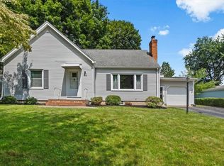 96 Longcroft Rd, Rochester, NY 14609