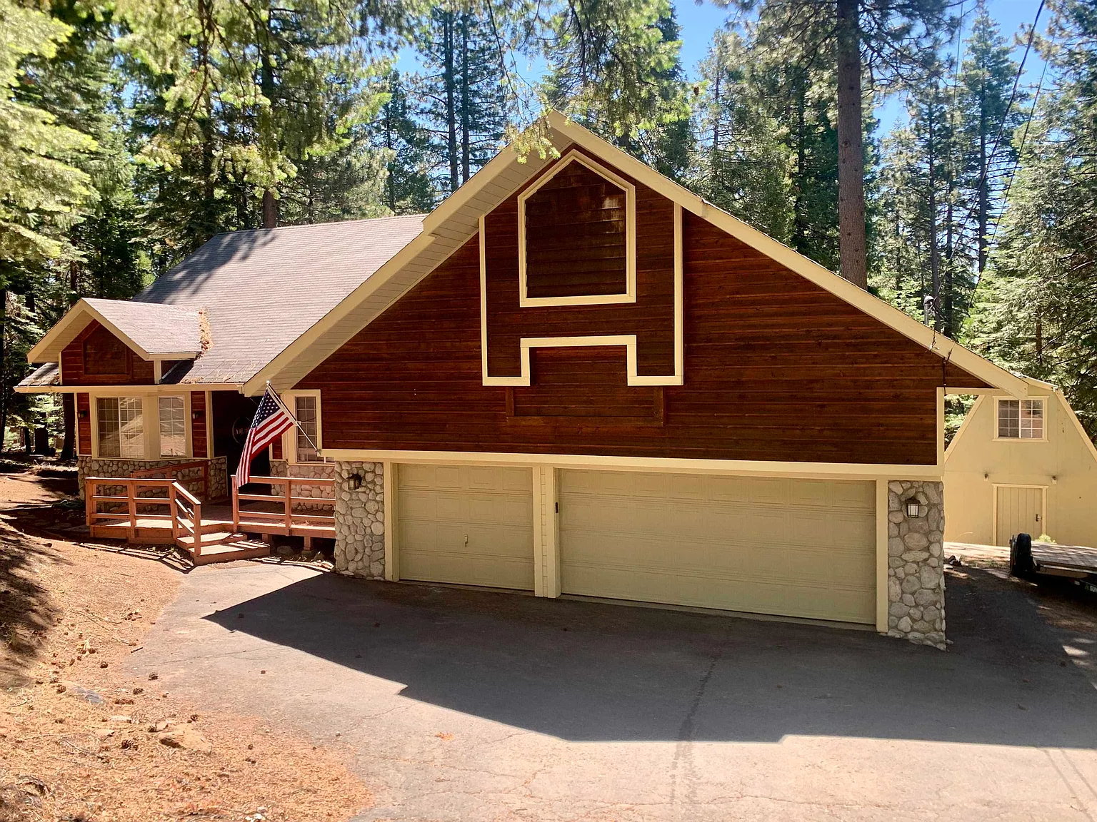 544 Ponderosa Dr photo 1