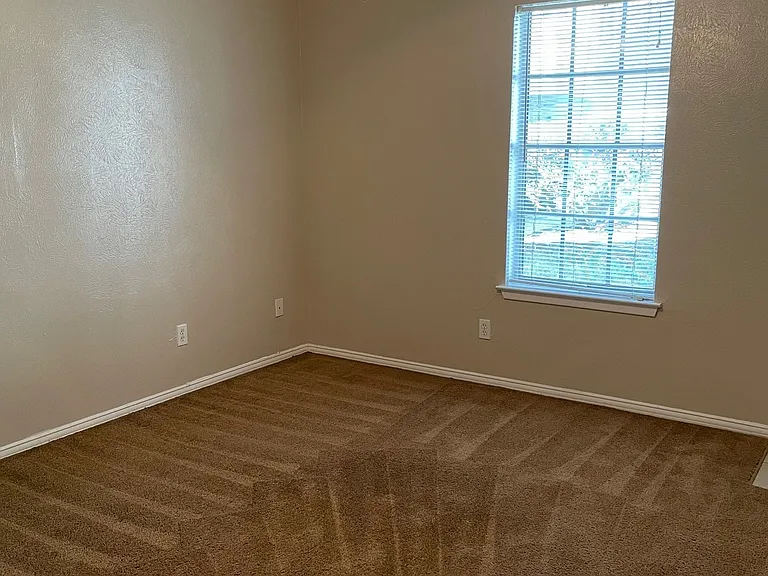 Tara Apartments — Photo 38