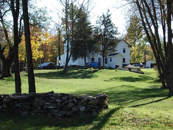 5-bedroom older farmhouse