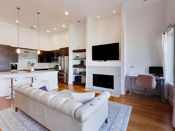 3rd image of 4043 N Damen Ave #4