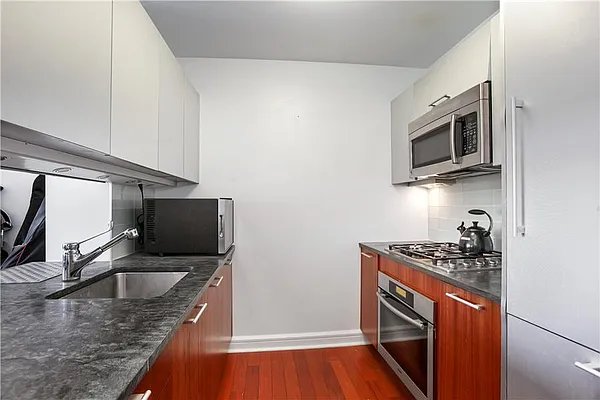 Rented by Douglas Elliman | media 8