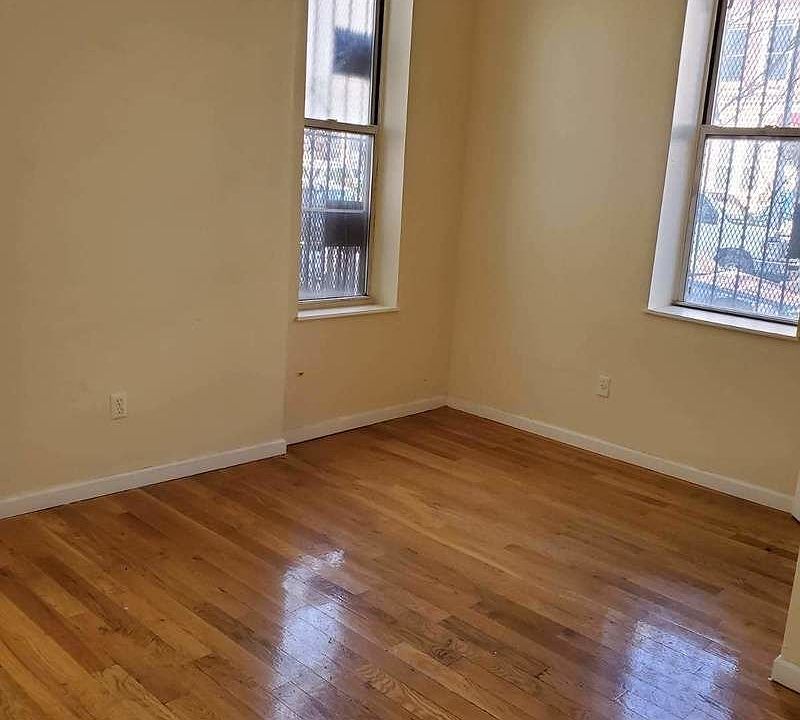 1st image of 210 Hawthorne St APT 1W