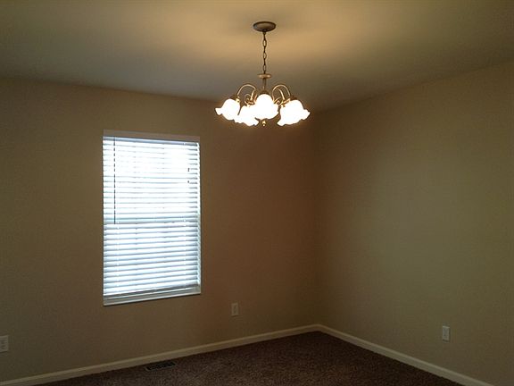 4th image of 463 Bunchberry Dr