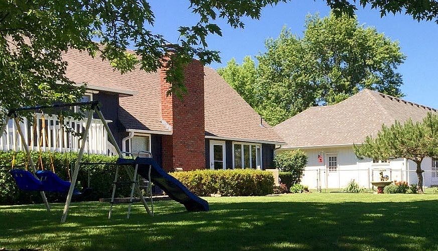 1st image of 4402 S Stonecrest Cir