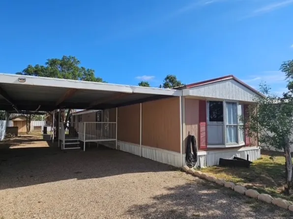 930 W Hale St, Slaton, TX 79364