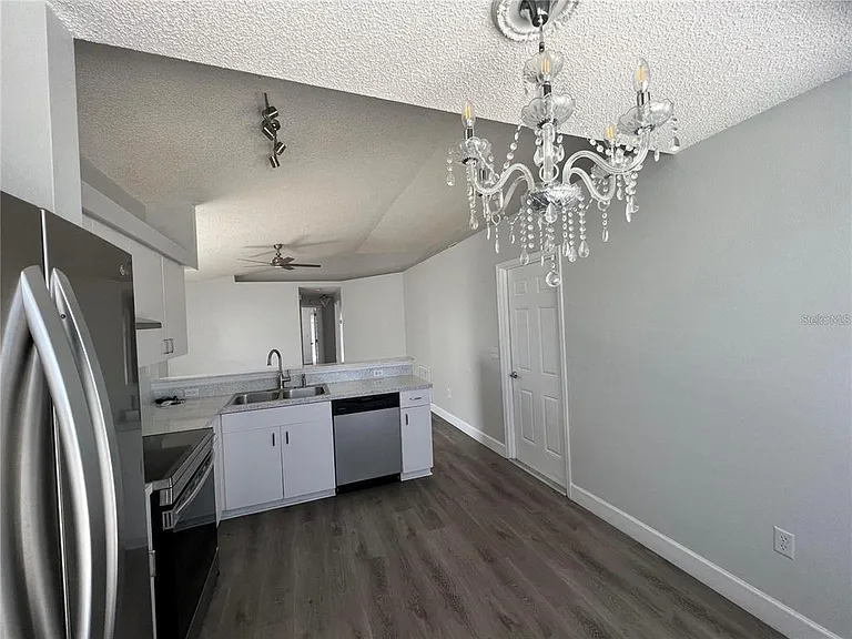 1081 Vista Palma Way — Photo 11
