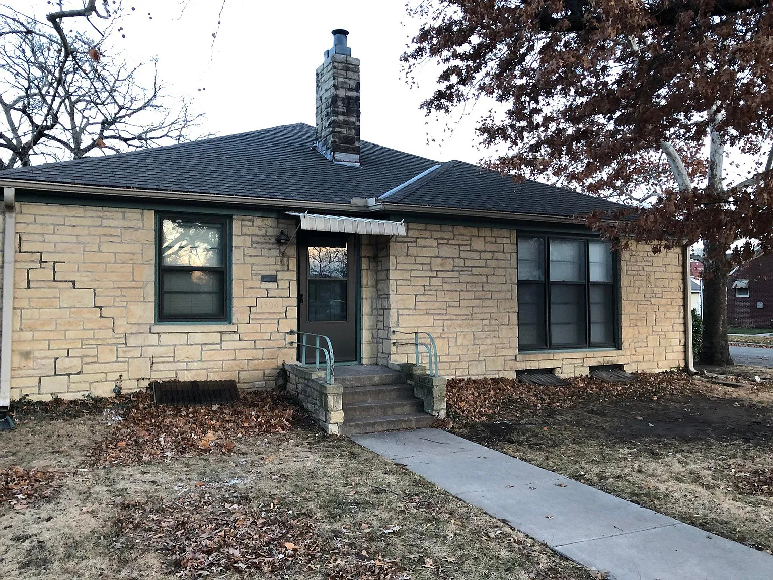 1 bed, 900 sqft, $895 — Photo 1