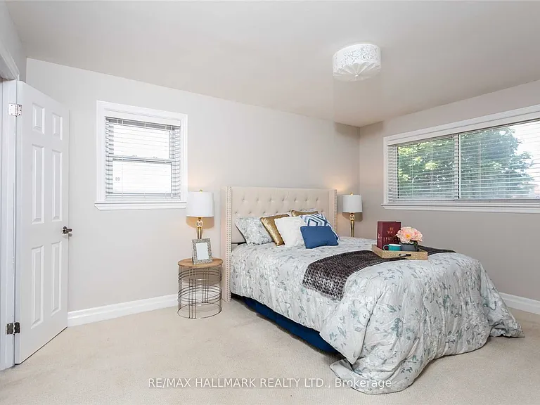 52 Tweedrock Cres — Photo 10
