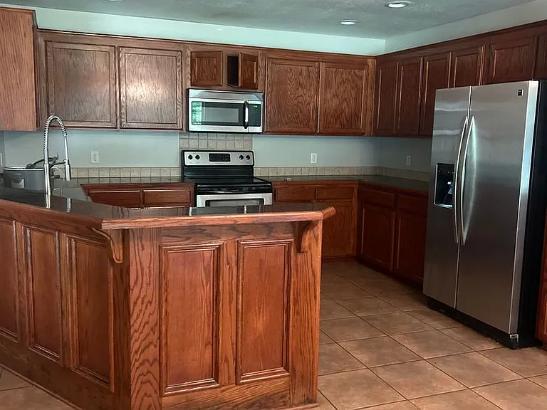 143 Hazel Ln — Photo 2