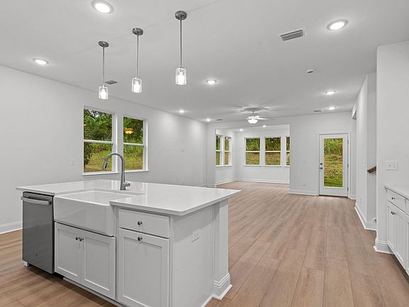 4th image of 4621 Garden Oaks Way