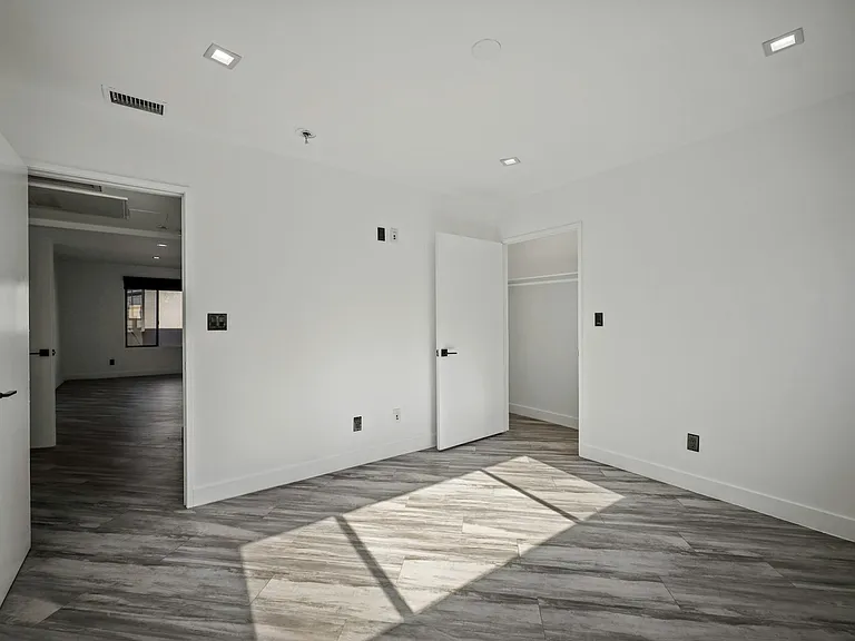955 N Oxford Ave #5 — Photo 20