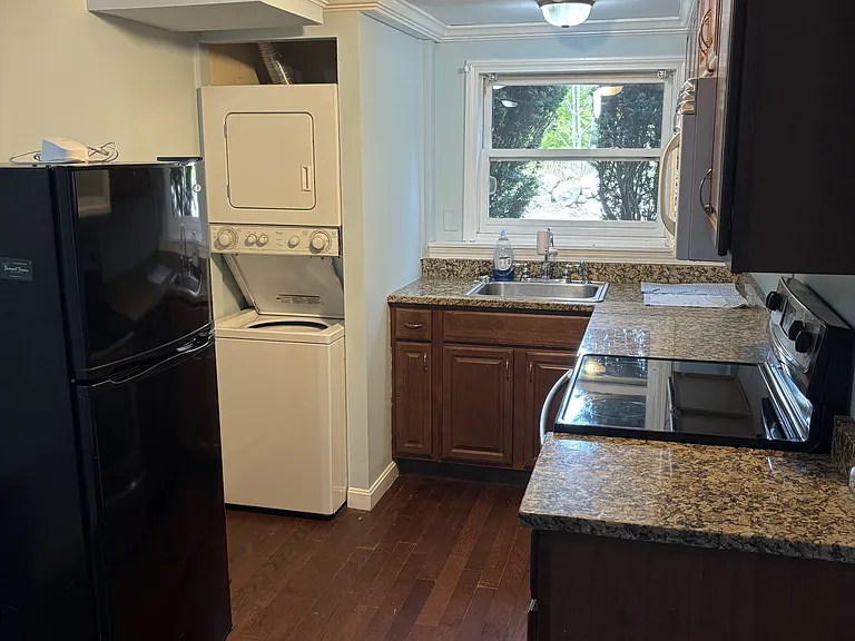 918 Flanders Rd — Photo 13