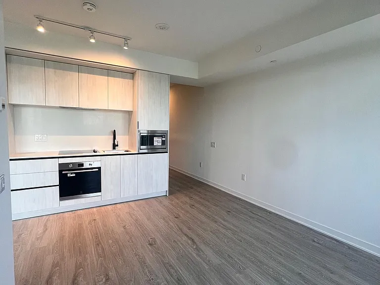 2495 Eglinton Ave W #602 — Photo 9