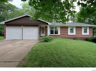 258 Hilltop Rd, Ballwin, MO 63011