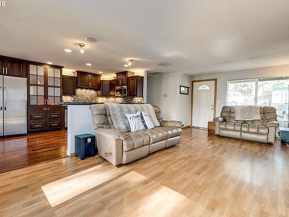 4th image of 1800 SE River Glen Ct