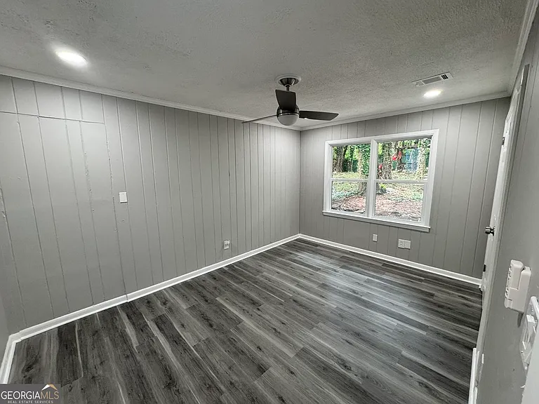 1508 Vancouver Dr — Photo 13