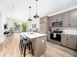 902 W Front St #302, Traverse City, MI 49684